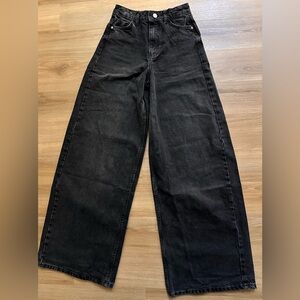 NWT. Zara Mid Rise Wide-Leg Black Denim Jeans, Size US 0